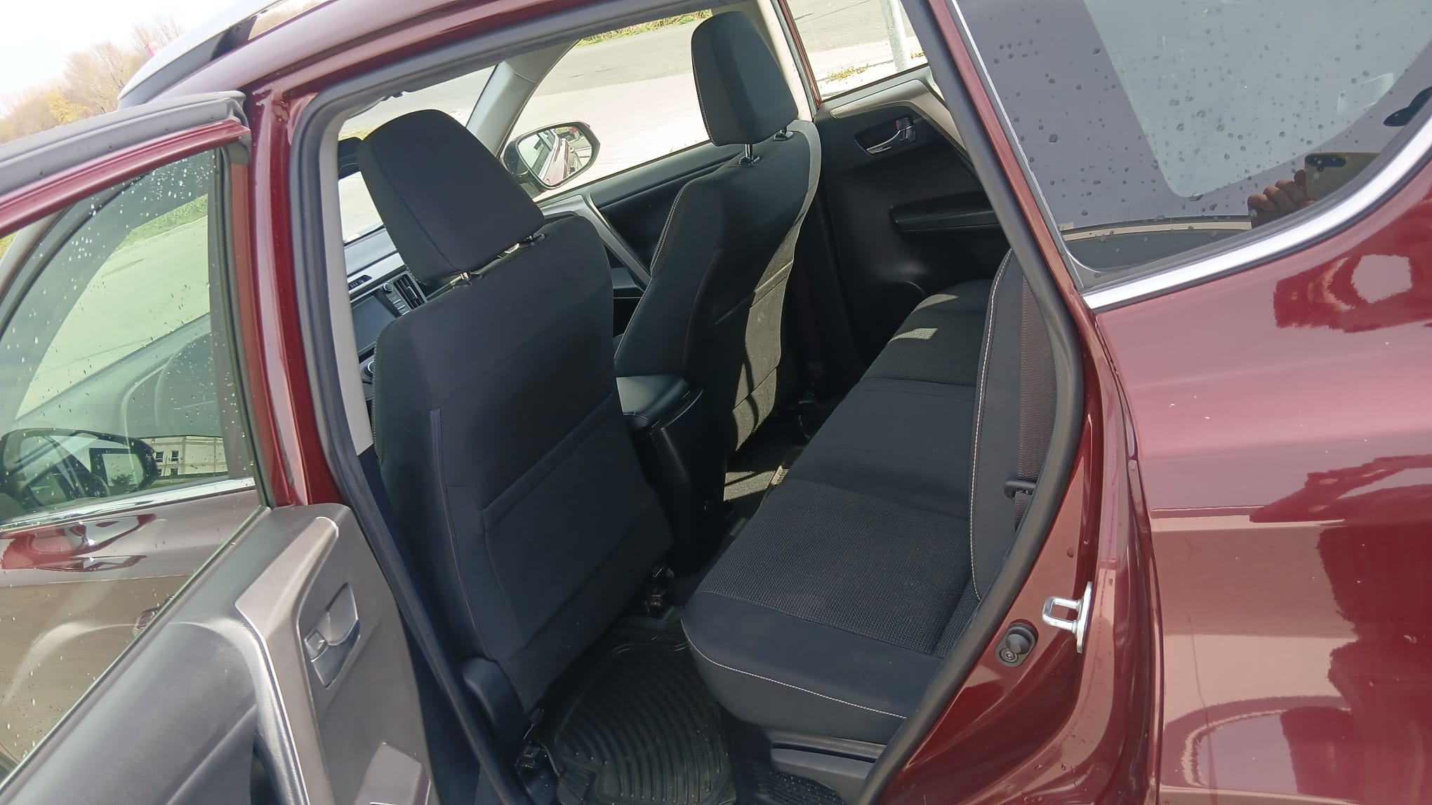 Toyota RAV4 Hybryda - zdjęcie 7
